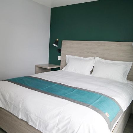 Starlight Hotel Near Lga Airport นิวยอร์ก ภายนอก รูปภาพ